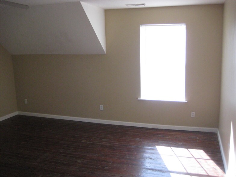 Building Photo - 3307 Clopton St SW