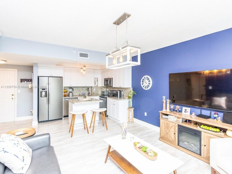 Building Photo - 3500 Coral Way