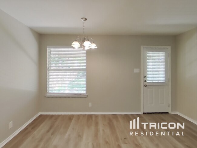 Building Photo - 9418 Live Point