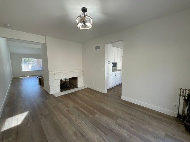 Building Photo - 4 Bedroom 3 Bath 2 Story Home With Family ...