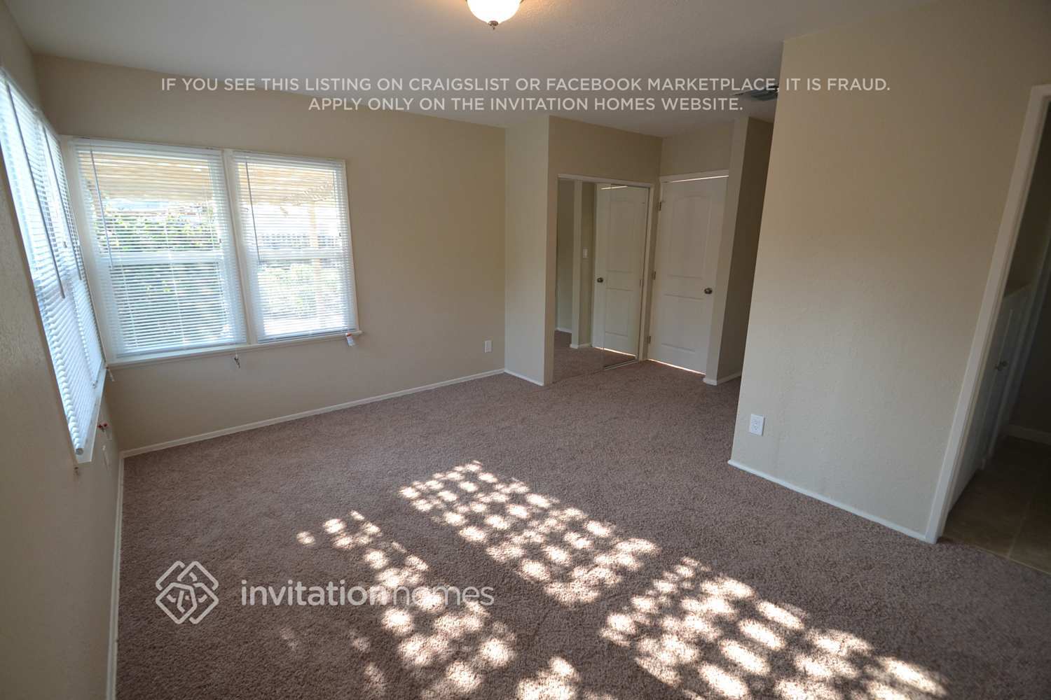 Building Photo - 17363 Saticoy St