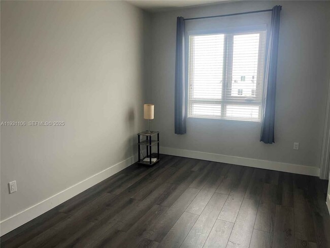 Building Photo - 6415 NW 102nd Path