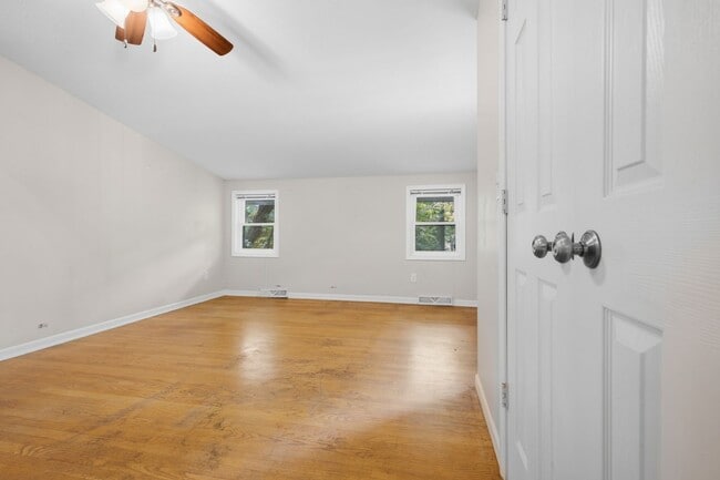 Building Photo - 2309 Anderson Ave