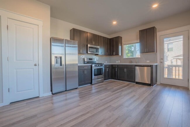 Building Photo - 2202 Rocoso Trl
