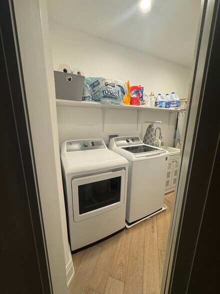 Building Photo - 230 S 3rd St