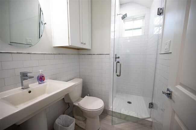 Building Photo - 18414 Indian Beach Ct