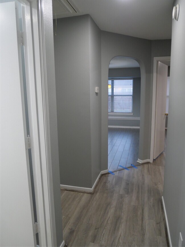 Building Photo - 11931 Panay Village Cir