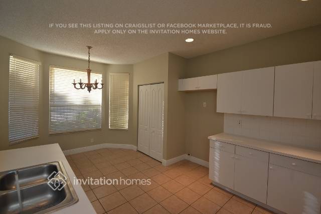 Building Photo - 1530 SW 193rd Ave