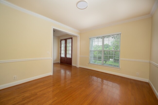 Building Photo - **LUXURIOUS GATED COMMUNITY IN FRANKLIN ZO...