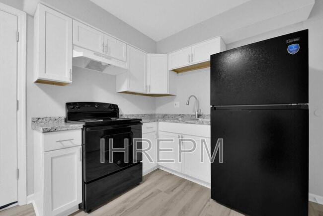 Building Photo - 3043 Morsetown Ct S