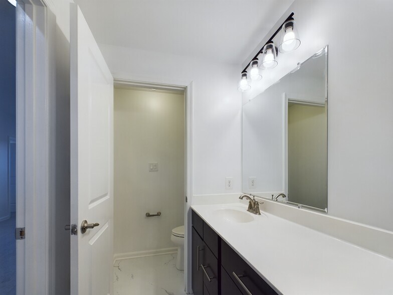 Building Photo - 6479 Jack Linton Dr S