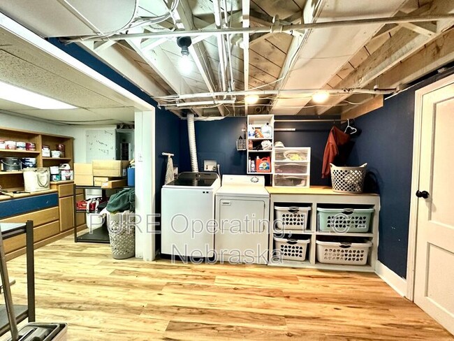 Building Photo - 5011 Miami St