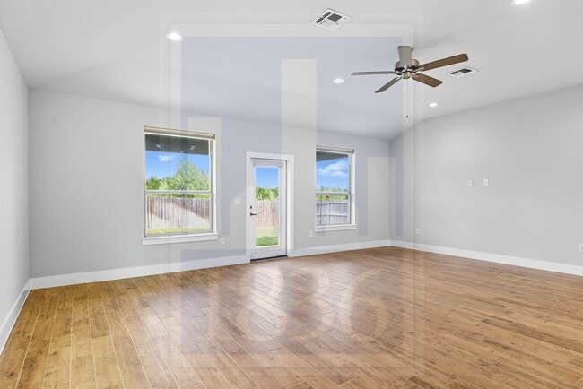 Building Photo - 16412 Enamorado Rd