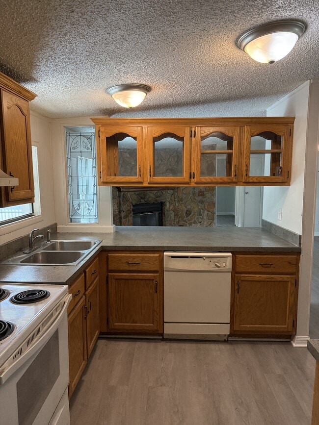 Building Photo - 610 Wolf Run