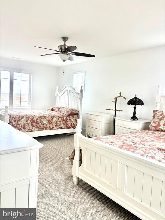 Building Photo - 448 Dock Rd