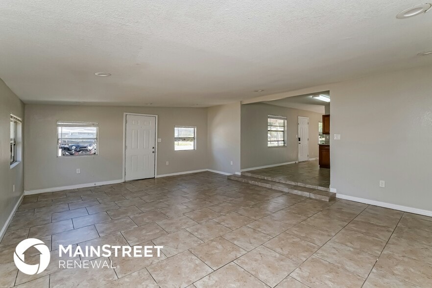 Building Photo - 1349 Parkwood St