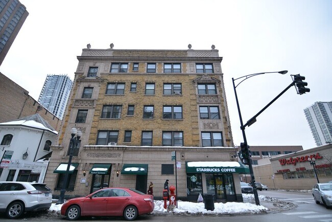 Building Photo - 1023 N Dearborn St