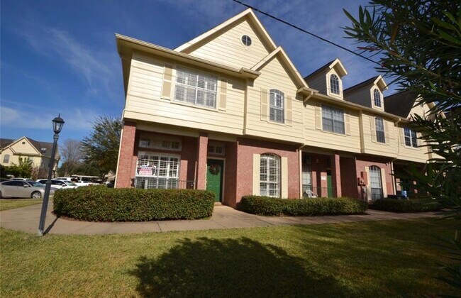 Building Photo - 2710 Grants Lake Blvd