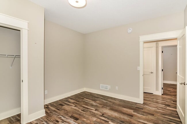 Building Photo - 312 61st St