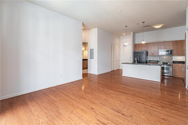 Building Photo - 711 Cosmopolitan Dr NE