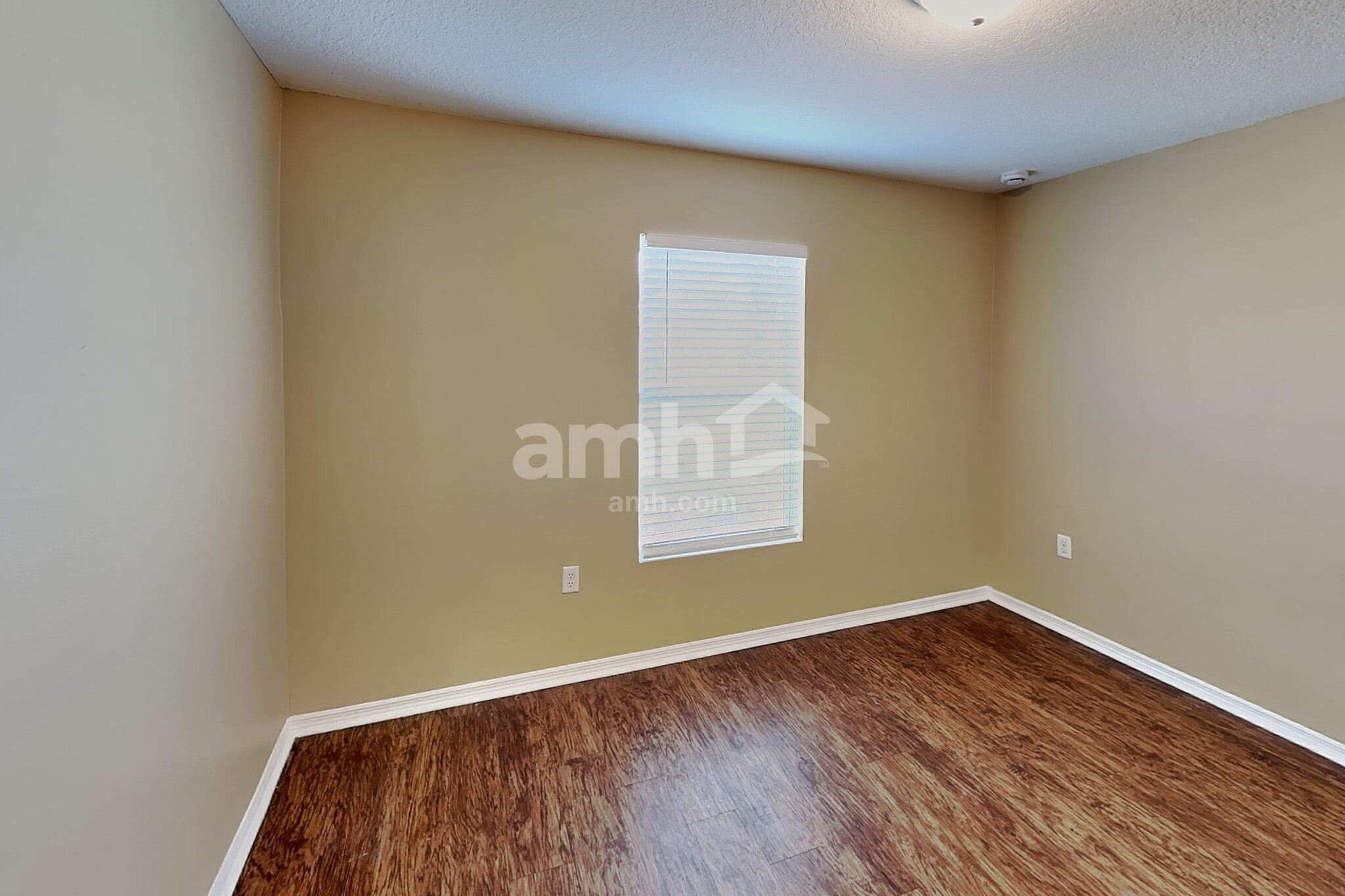 Building Photo - 1733 Strathmore Cir
