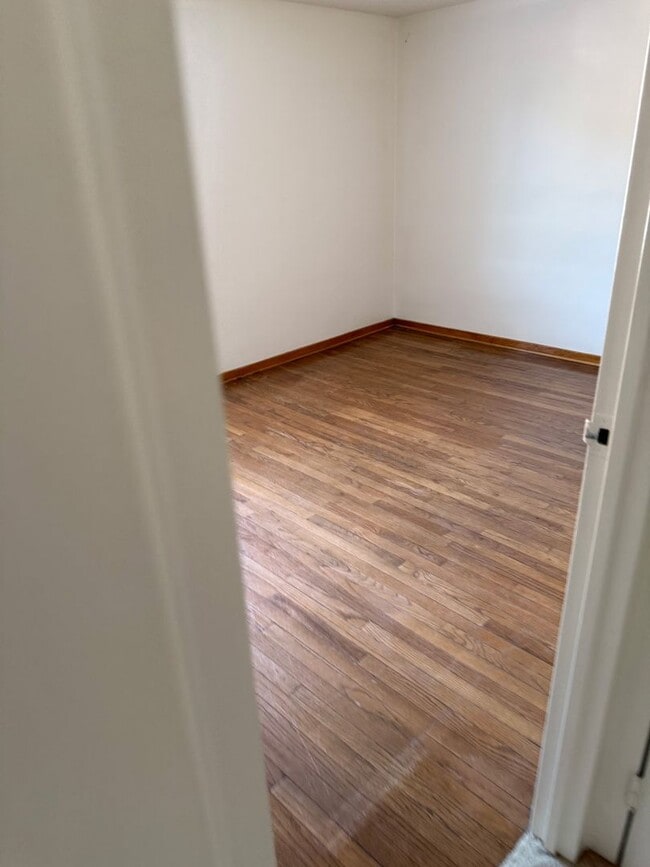 Building Photo - 2 bedroom 1 Bathroom in Butler PA!