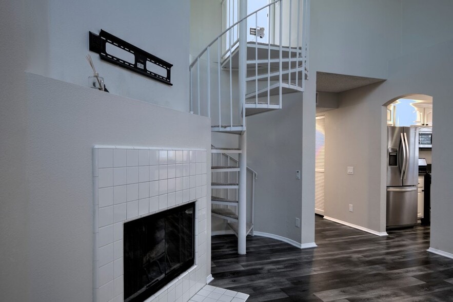 Building Photo - 3119 E Genoa Ct