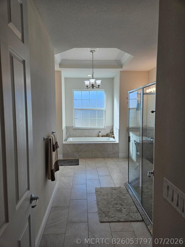 Building Photo - 5768 NW Zenith Dr