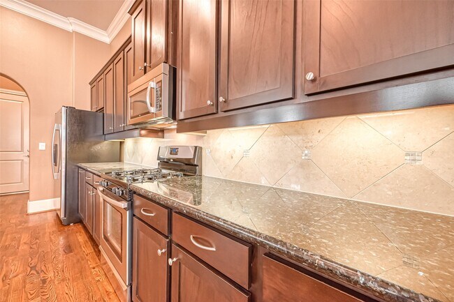 Building Photo - 5811 Kiam St