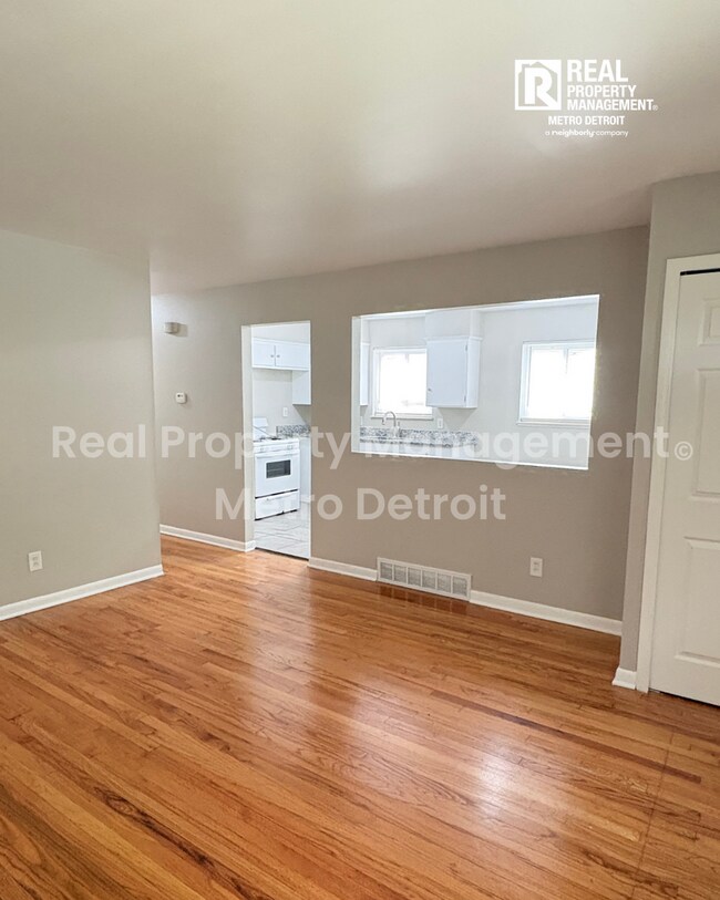 Building Photo - Move-In Ready Brick Ranch on a Corner Lot | Warren