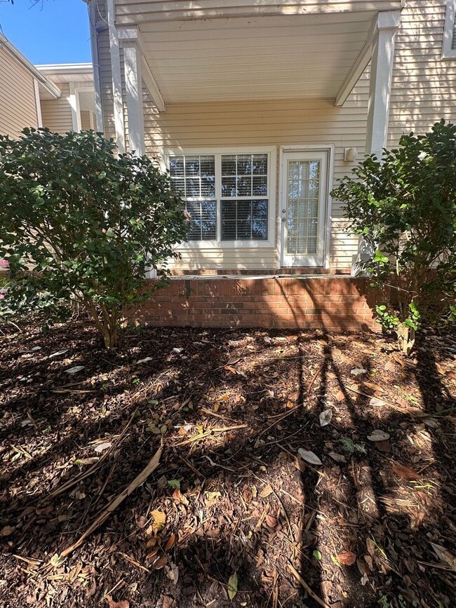 Building Photo - Quiet Condo at The Oaks at Niceville