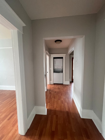 Building Photo - 312 E Olive Pl