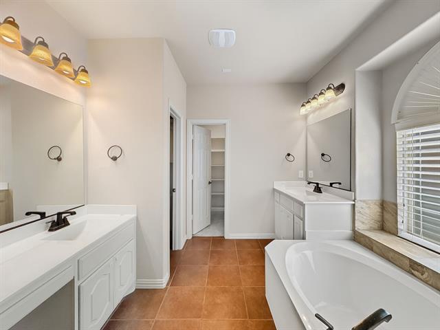 Building Photo - 9433 Chuparosa Dr