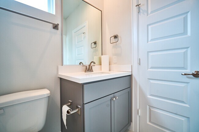 Building Photo - 2802 Grand Fountains Dr