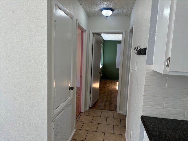 Building Photo - 23335 Tree House Ln