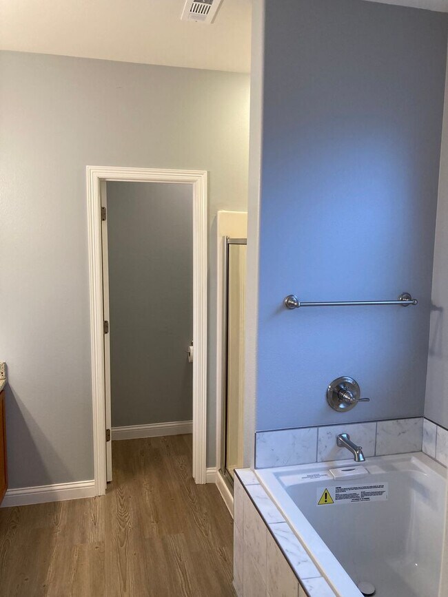 Building Photo - 3 bedroom 2 bath modern style home minutes from Centerton Main!!