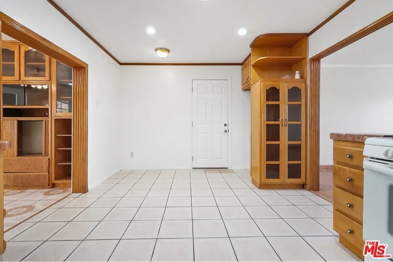 Building Photo - 430 E 184th St