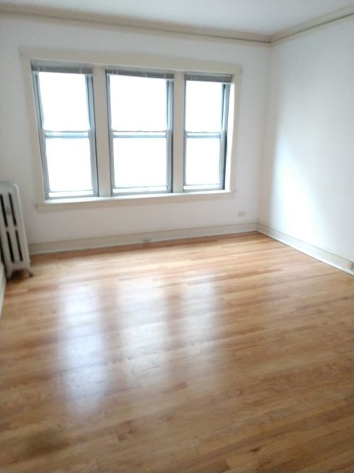 Building Photo - 1440 W Thorndale Ave