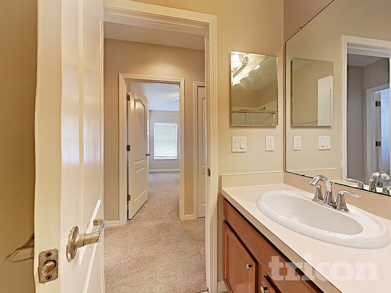 Building Photo - 7524 Maroon Peak Dr