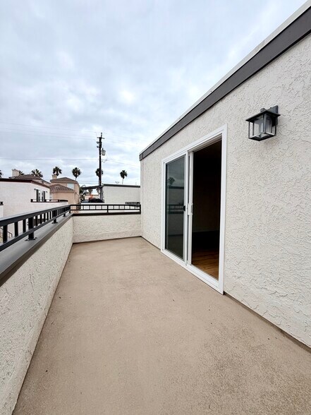 MB patio 2 - 310 20th St