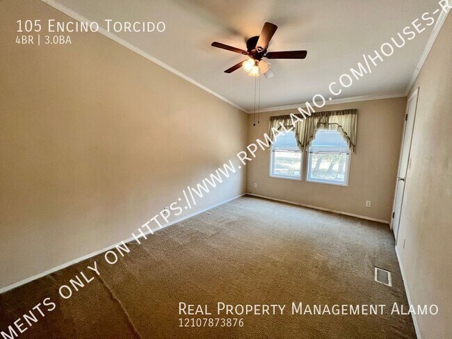Building Photo - 105 Encino Torcido