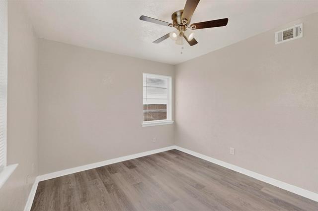 Building Photo - 524 Longridge Dr