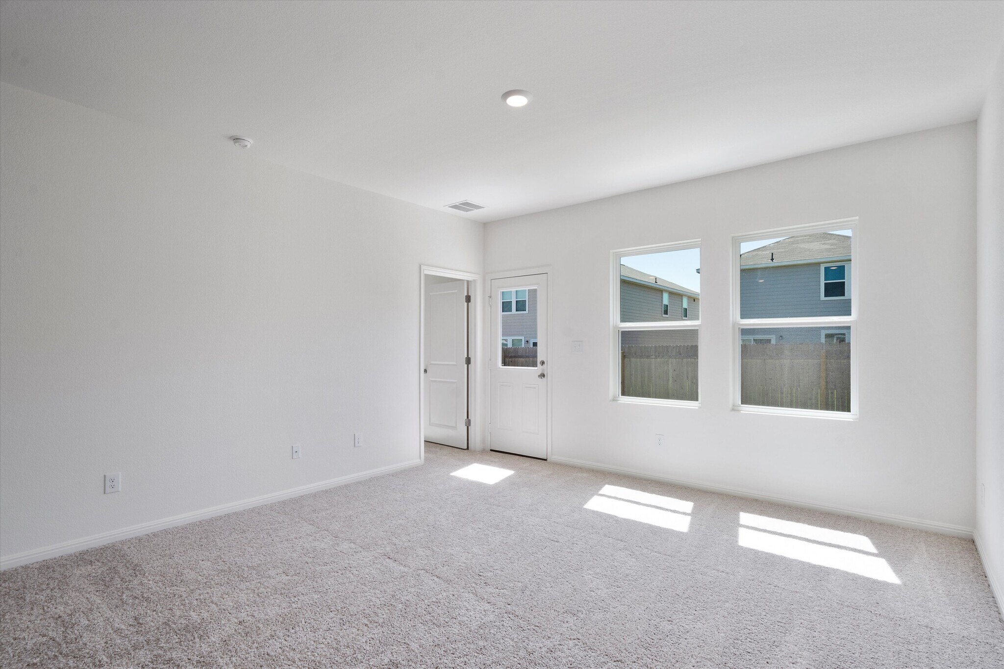 Building Photo - 118 Bluegill Dr