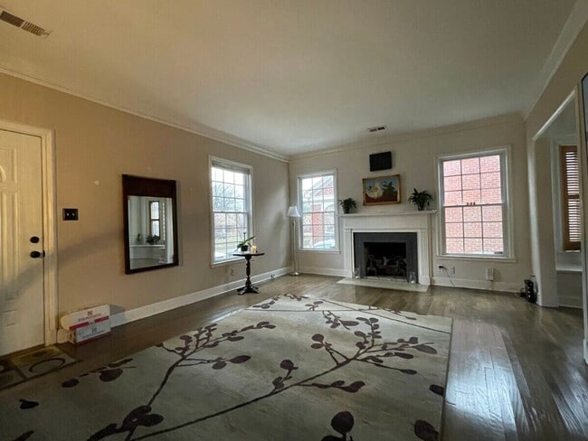 Building Photo - 3 BR/1BA | Newly Renovated Single Family Home | 1-Car Garage Parking | Patio in backyard!