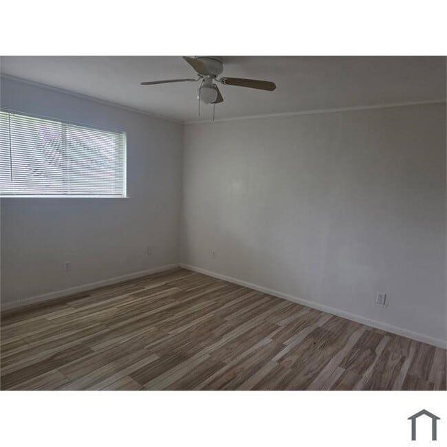 Building Photo - 8762 Mickleton Dr