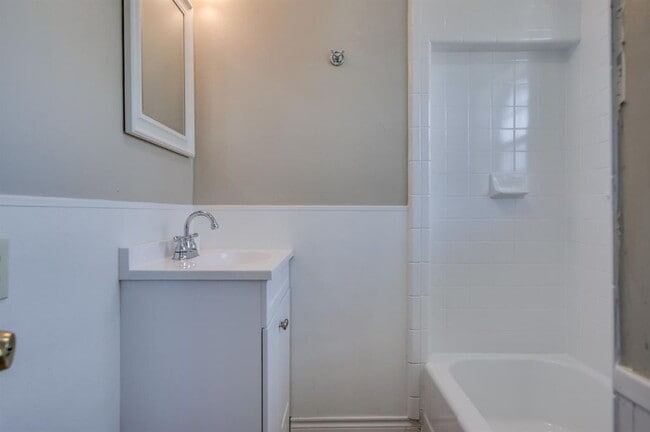 Building Photo - Move in specials available!