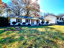 Building Photo - 444 Foothill Dr