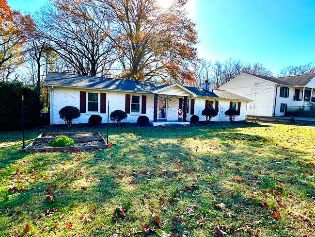 Building Photo - 444 Foothill Dr