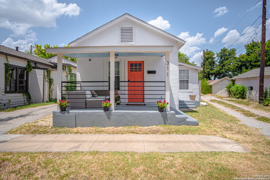 Primary Photo - 311 Alamosa Ave