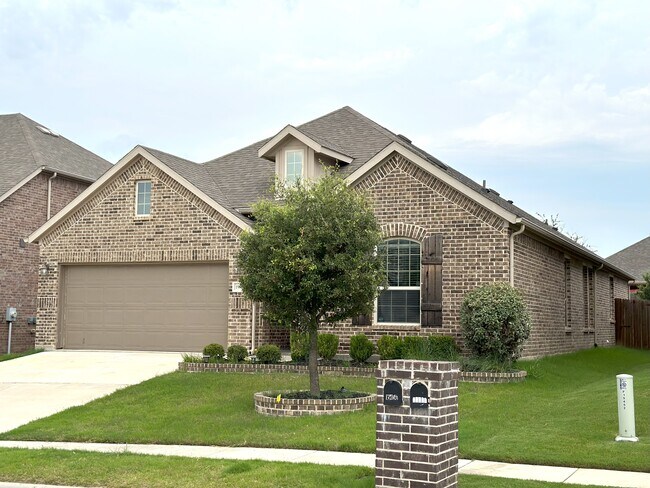 Building Photo - 15456 Bluffdale Dr
